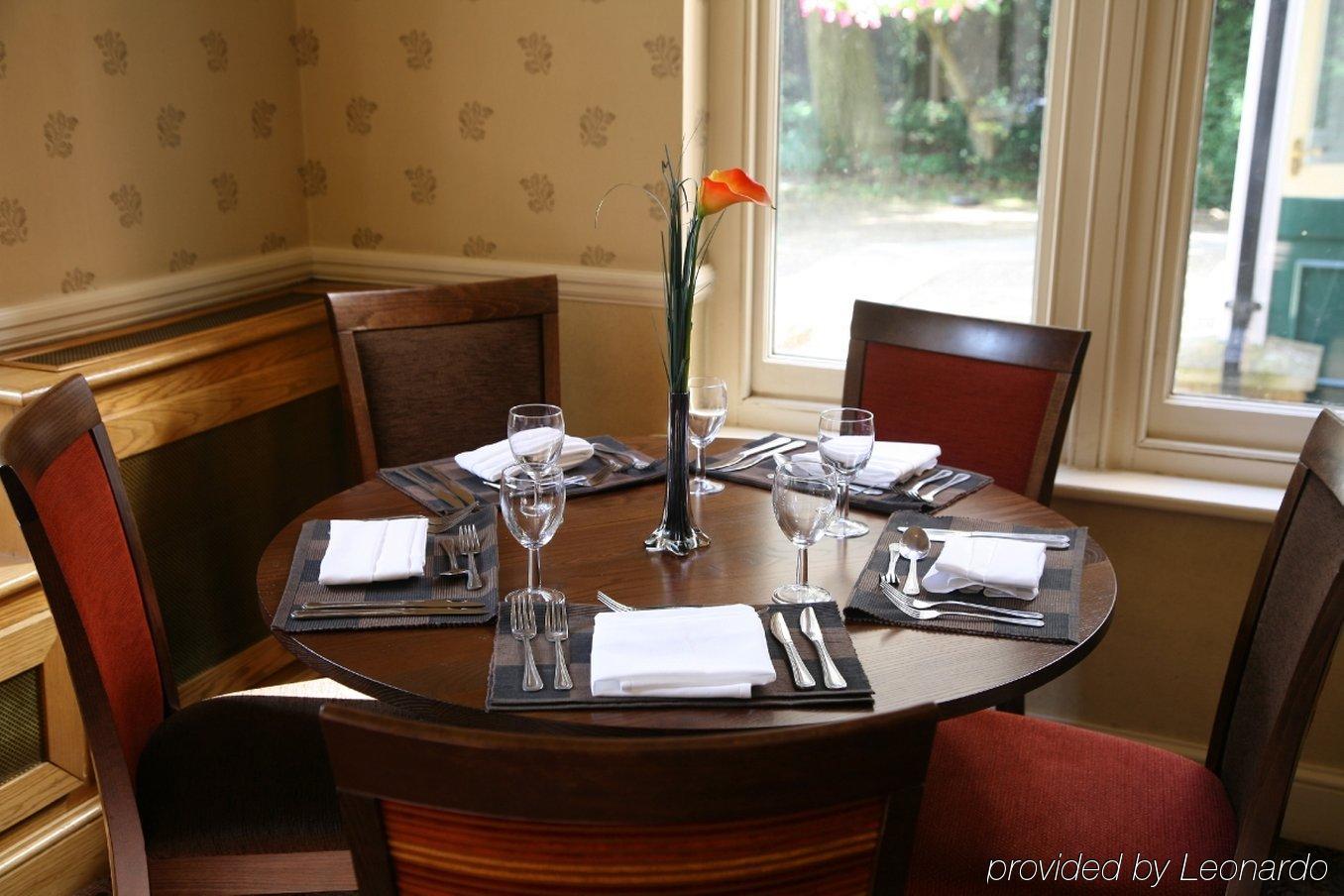 קרוידון Coulsdon Manor Hotel And Golf Club מראה חיצוני תמונה