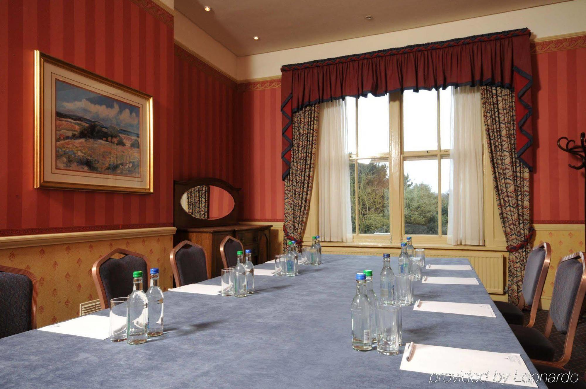 קרוידון Coulsdon Manor Hotel And Golf Club מראה חיצוני תמונה