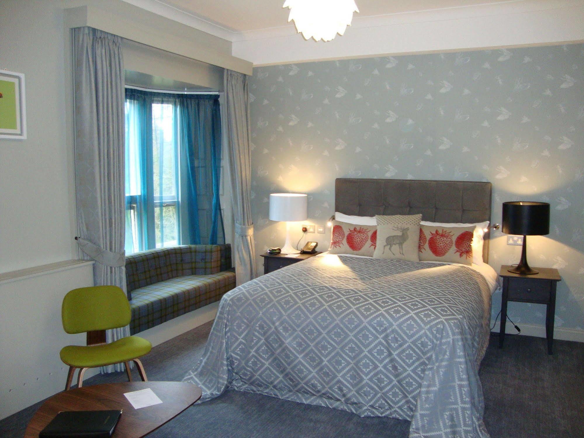 קרוידון Coulsdon Manor Hotel And Golf Club מראה חיצוני תמונה